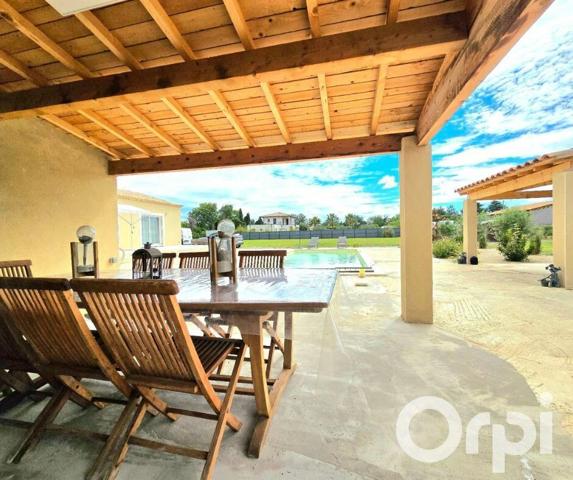 Maison à vendre    5 pièces •  Saint-Martin-de-Crau