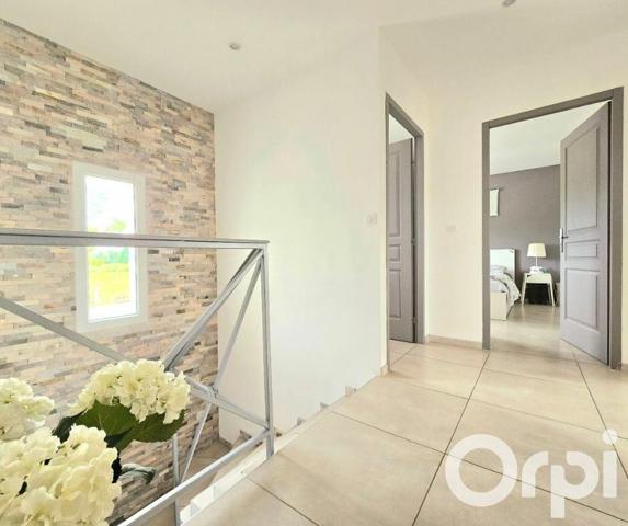 Maison à vendre    5 pièces •  Saint-Martin-de-Crau