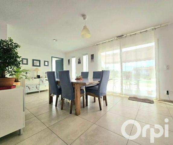 Maison à vendre    5 pièces •  Saint-Martin-de-Crau