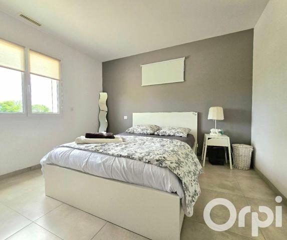 Maison à vendre    5 pièces •  Saint-Martin-de-Crau