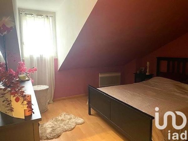 House for sale 4 rooms 76 m² Saint-Denis