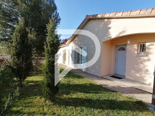 Maison de plain-pied avec jardin, 3 chambres, Année 2004