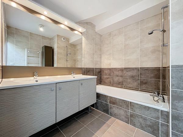 Appartement à vendre 4 pièces VILLE LA GRAND (74)