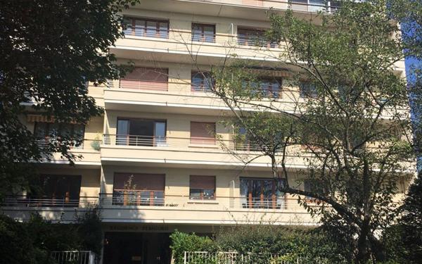 Stationnement à louer    12 m2 Saint-Maur-des-Fossés