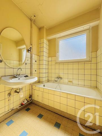 Appartement 3 à vendre  3 pièces - 72,20 m 2   STRASBOURG  - 67