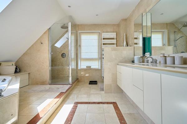 Vente Maison de luxe Croix 7 Pièces 260.05 m²