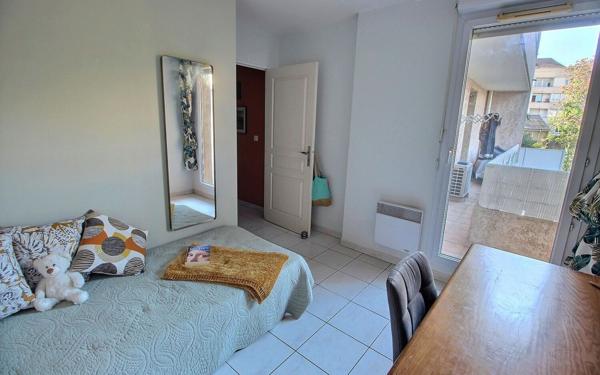 Appartement à vendre    4 pièces • 127,64 m2 Marseille 5