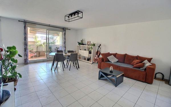 Appartement à vendre    4 pièces • 127,64 m2 Marseille 5