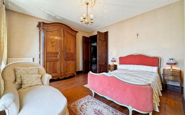 Maison à vendre    6 pièces •  Valence