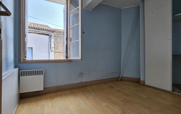 Vente Immeuble 3 appartements à rafraîchir Aiguillon   