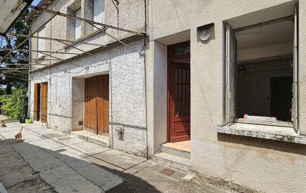 Vente Immeuble 3 appartements à rafraîchir Aiguillon   