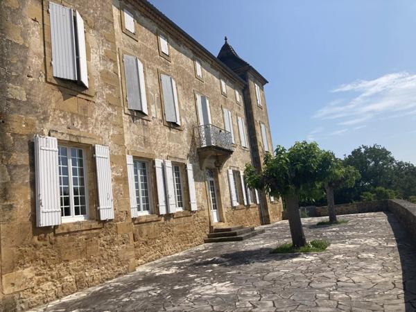 Manoir du XVIIIe siècle, niché au cœur du Lot-et-Garonne.