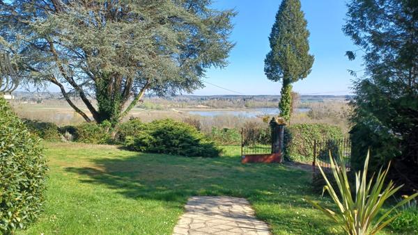 À vendre - Maison individuelle, 7 pièces située à Saint-Aignan (41110)