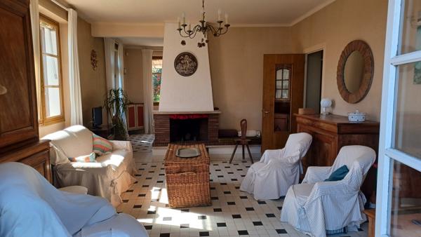 À vendre - Maison individuelle, 7 pièces située à Saint-Aignan (41110)