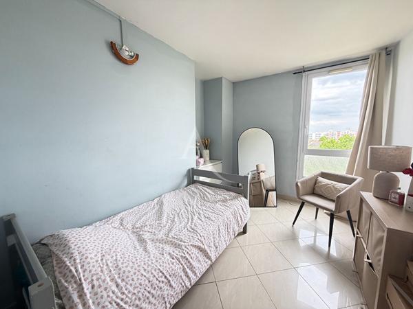 Appartement Livry Gargan 4 pièces - 78 m2 - 3 chambres - cave