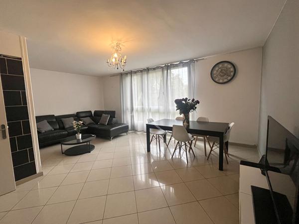 Appartement Livry Gargan 4 pièces - 78 m2 - cave - 3 chambres