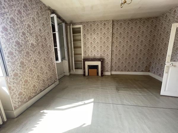 Vente Maison217 m² - 9 Pièces - AINAY LE CHATEAU (3360)