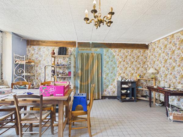 Saint-Amand-en-Puisaye (58310) Maison de village polyvalente 160m2 à Saint-Amand-en-Puisaye : résidence principale, secondaire ou investissem