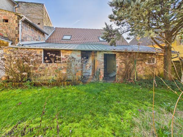 Saint-Amand-en-Puisaye (58310) Maison de village polyvalente 160m2 à Saint-Amand-en-Puisaye : résidence principale, secondaire ou investissem