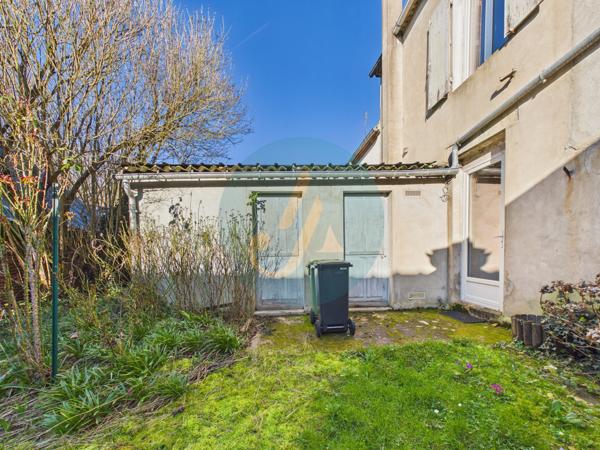 Saint-Amand-en-Puisaye (58310) Maison de village polyvalente 160m2 à Saint-Amand-en-Puisaye : résidence principale, secondaire ou investissem