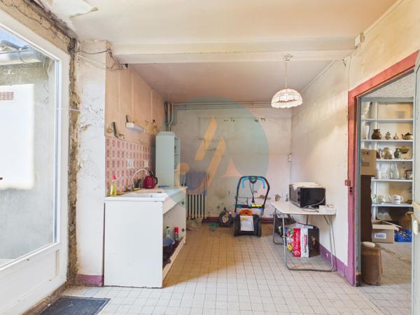 Saint-Amand-en-Puisaye (58310) Maison de village polyvalente 160m2 à Saint-Amand-en-Puisaye : résidence principale, secondaire ou investissem