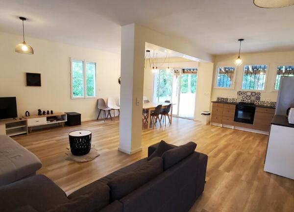 Maison à vendre    7 pièces •  Ruoms