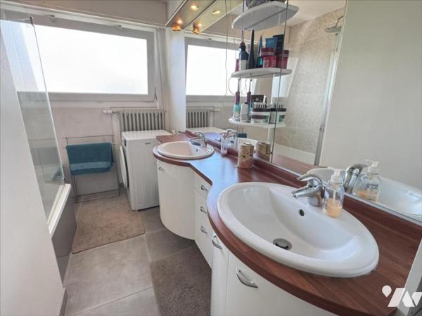 APPARTEMENT TYPE 4 / BALCONS / PARKING / CAVE