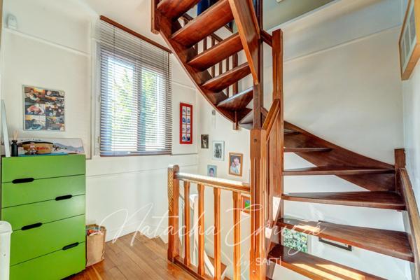 Belle maison ancienne et entièrement rénovée, à 14' à pied du RER