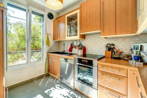 Belle maison ancienne et entièrement rénovée, à 14' à pied du RER