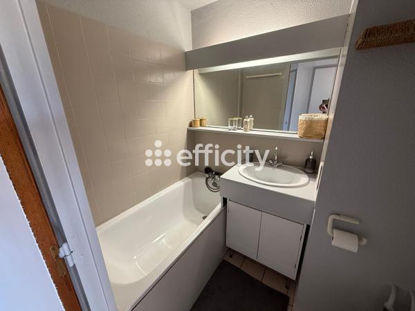 Appartement
         2 pièces
        - 21 m² 96 000 € *