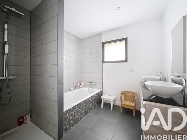 Maison à vendre 10 pièces 314 m² Guignen