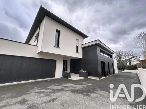 Maison à vendre 10 pièces 314 m² Guignen