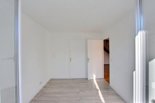 VILLENEUVE LA GARENNE - QUARTIER APOLLONIA - DUPLEX DE 5 PIECES AVEC TERRASSE