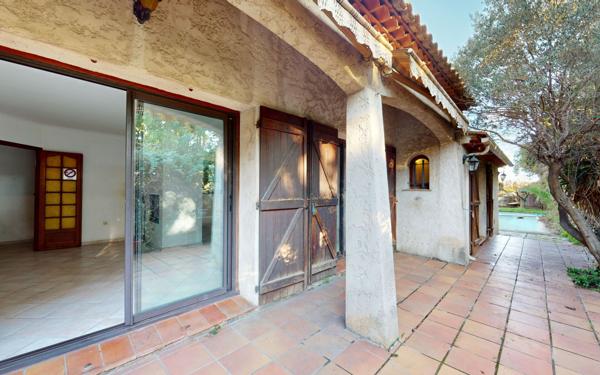 Maison à vendre    4 pièces •  Hyères