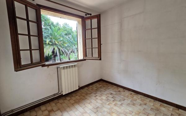 Maison à vendre    4 pièces •  Hyères