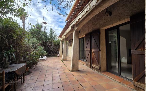 Maison à vendre    4 pièces •  Hyères
