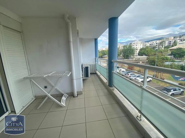 Appartement à louer 2 pièces 48.8m² Saint-Denis (97400)