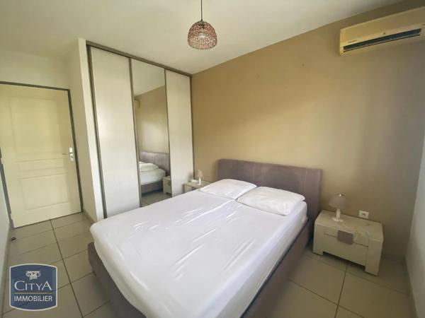 Appartement à louer 2 pièces 48.8m² Saint-Denis (97400)