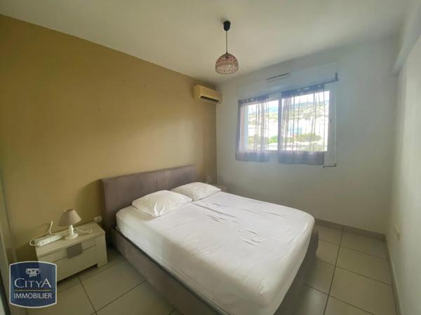 Appartement à louer 2 pièces 48.8m² Saint-Denis (97400)