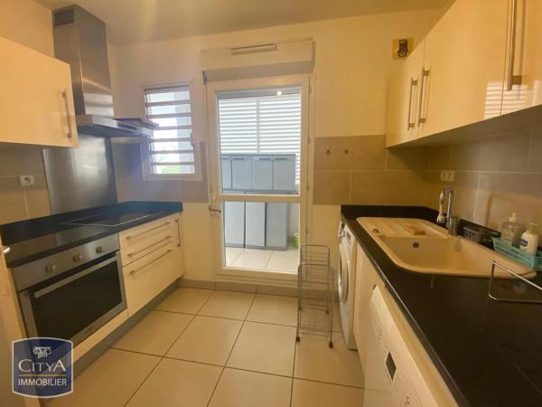 Appartement à louer 2 pièces 48.8m² Saint-Denis (97400)