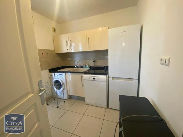 Appartement à louer 2 pièces 48.8m² Saint-Denis (97400)
