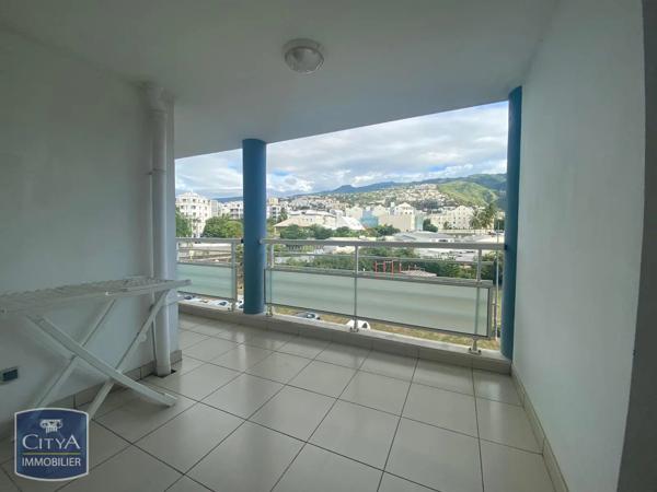 Appartement à louer 2 pièces 48.8m² Saint-Denis (97400)