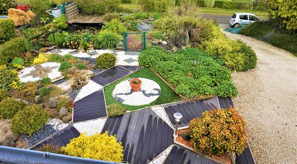 MAISON, AVEC SON GRAND TERRAIN AU CALME !