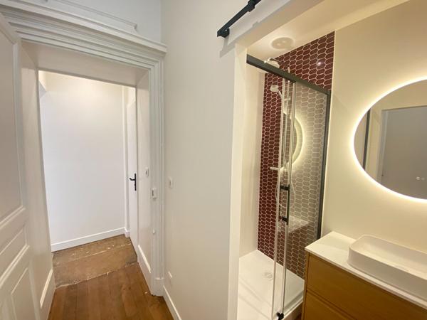 Appartement Dijon 2 pièce(s) 45 m2 Hôtel particulier + cave
