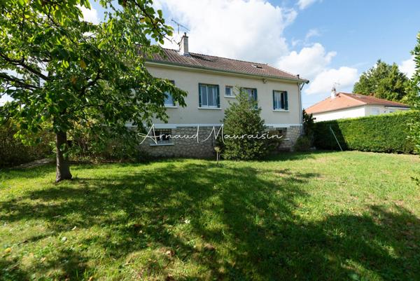 Maison sur sous-sol total à fort potentiel
