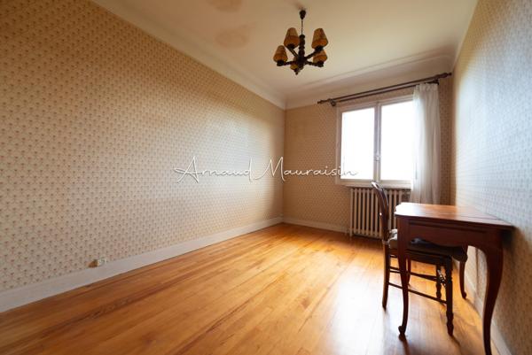 Maison sur sous-sol total à fort potentiel