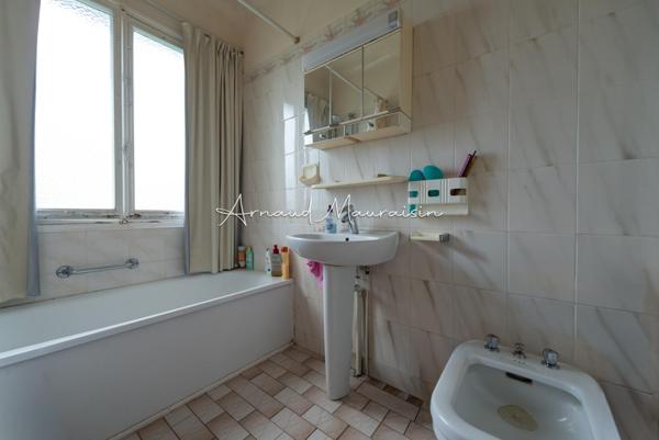 Maison sur sous-sol total à fort potentiel