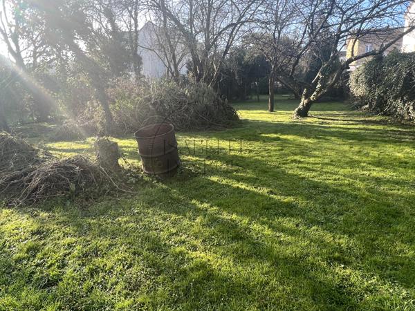 Chambourcy (78240) Beau terrain en centre-ville