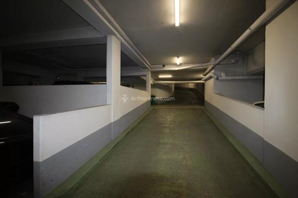 Location                                                      Parking
                        
                                                            à Asnières-sur-Seine