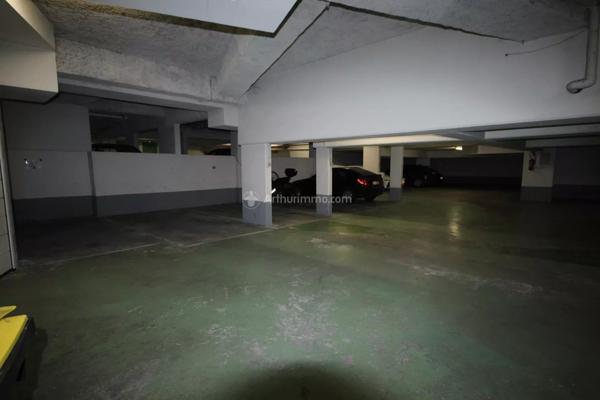 Location                                                      Parking
                        
                                                            à Asnières-sur-Seine